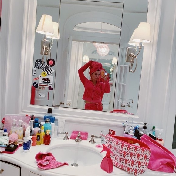 Meet your Posher, Eden - Picture 1 of 1